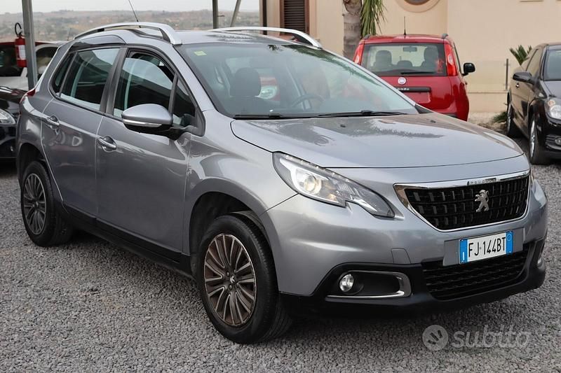 Usata Peugeot 2008 Access 82 CV (60 kW) 2017 Grigio SUV