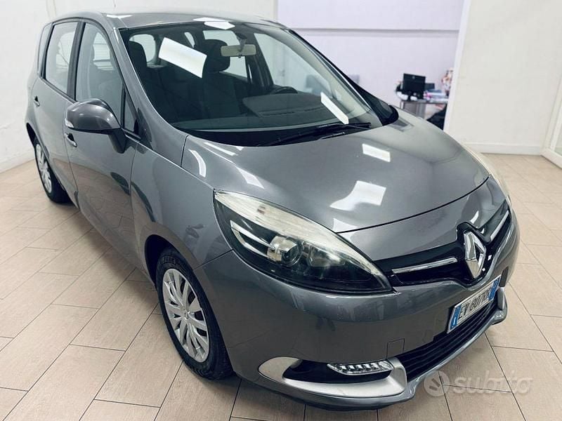 Usata Renault Scénic III 110 CV (80 kW) 2014 Grigio Monovolume