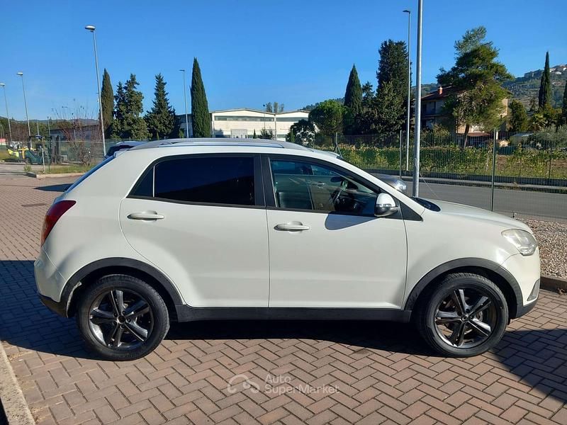 Usata SsangYong Korando 175 CV (128 kW) 2011 Bianco SUV