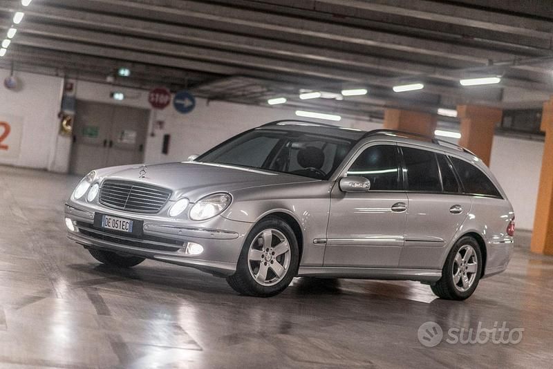 Usata Mercedes E220 Avantgarde 150 CV (110 kW) 2006 Grigio Station wagon