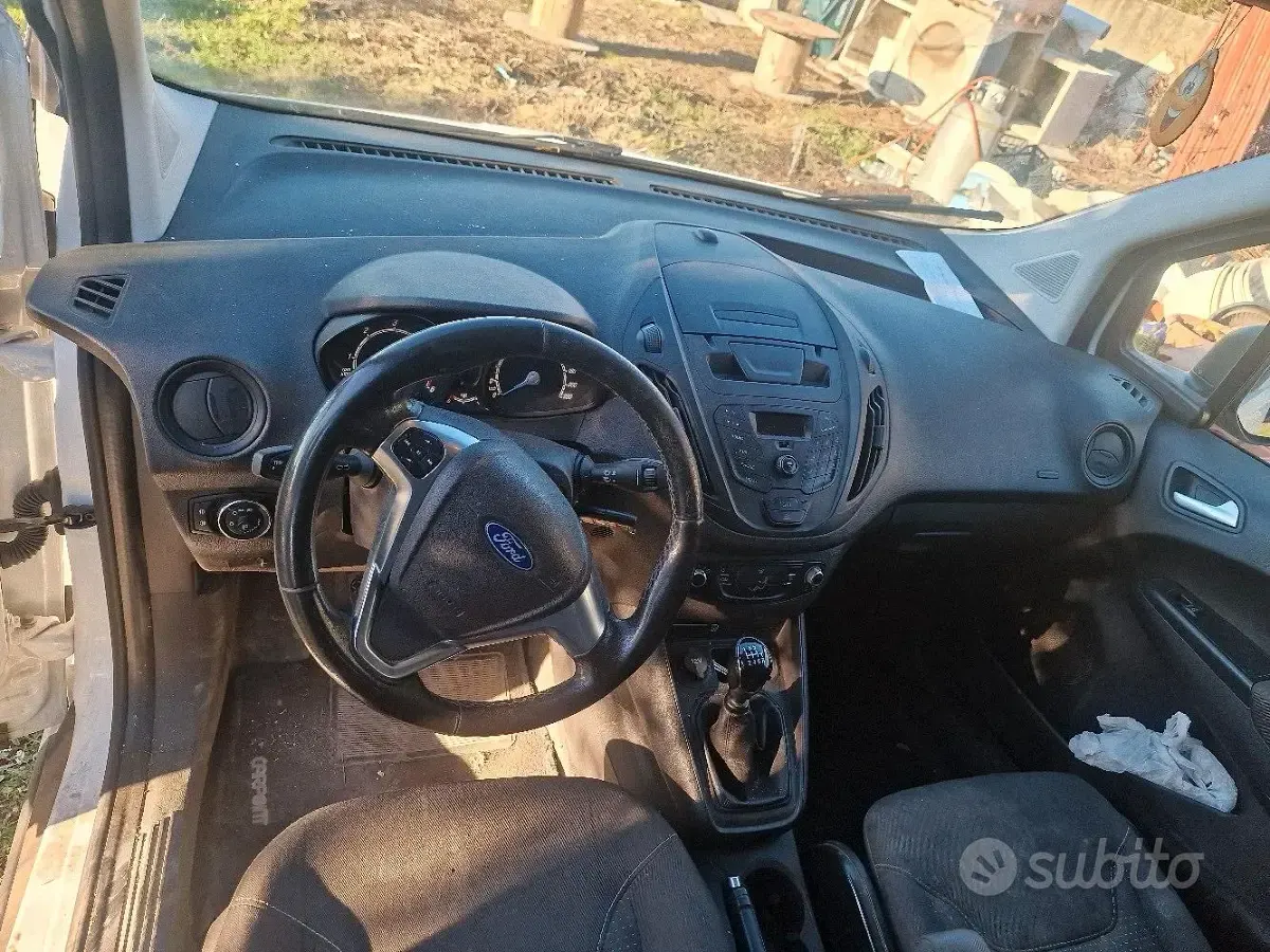 Usata Ford Courier 101 CV (74 kW) 2019 Bianco Monovolume