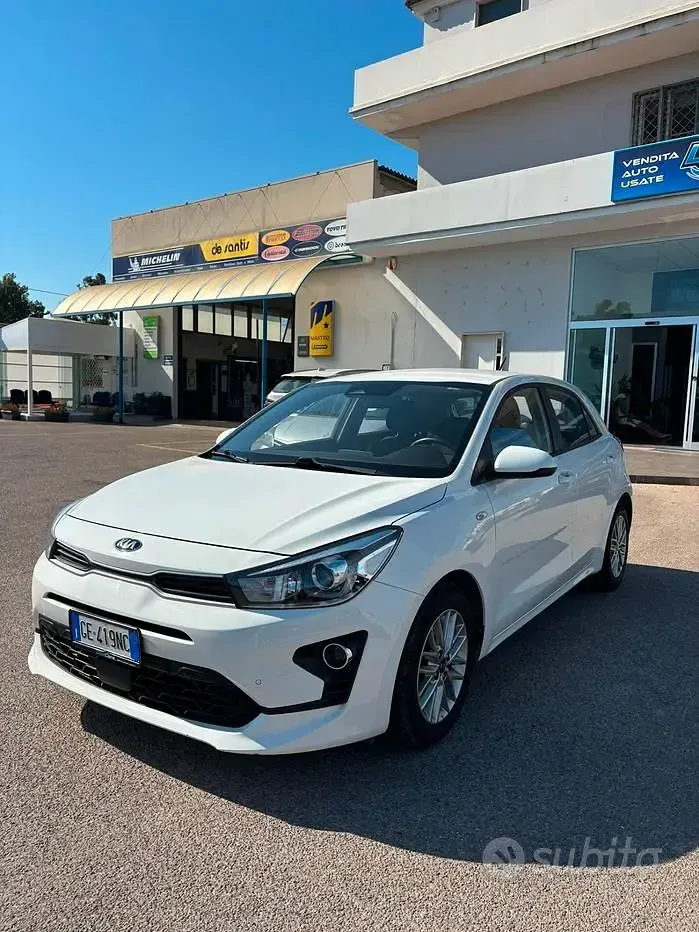 Usata Kia Rio 82 CV (60 kW) 2021 Bianco Berlina