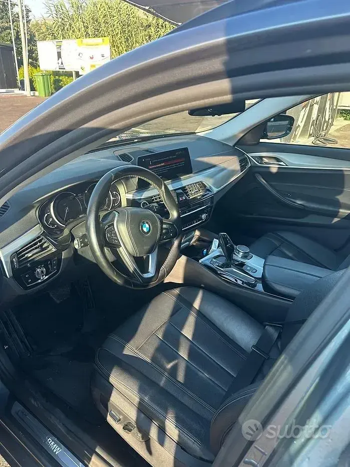 Usata BMW 530 Luxury Line 258 CV (189 kW) 2017 Grigio Station wagon