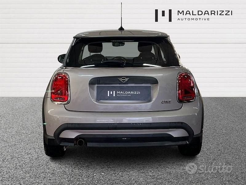 Usata Mini ONE 101 CV (74 kW) 2021 Grigio Utilitaria