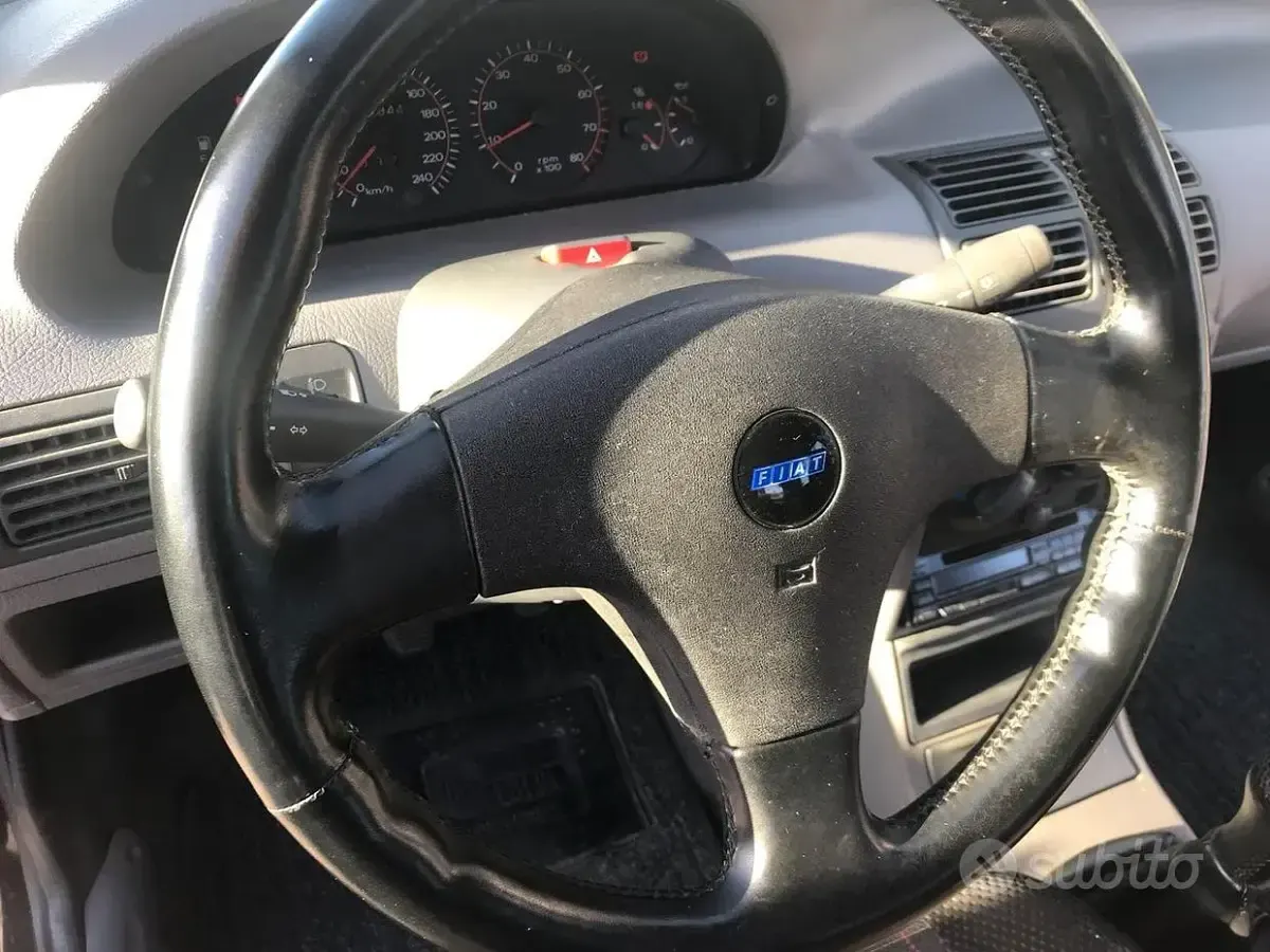 Usata Fiat Punto 133 CV (97 kW) 1995 Nero Berlina