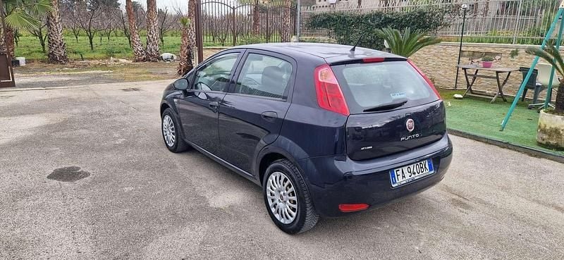 Usata Fiat Punto Lounge 85 CV (62 kW) 2015 Blu Utilitaria