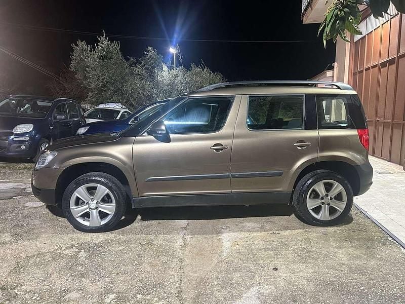 Usata Skoda Yeti Adventure 105 CV (77 kW) 2011 Marrone SUV
