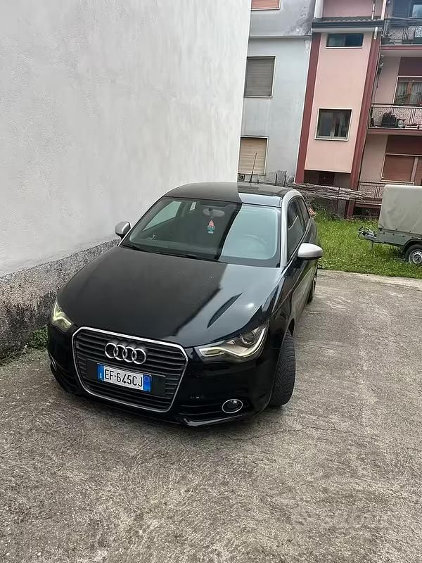 Usata Audi A1 105 CV (77 kW) 2010 Nero Utilitaria