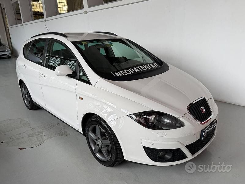Usata Seat Altea XL Style 105 CV (77 kW) 2014 Bianco Monovolume