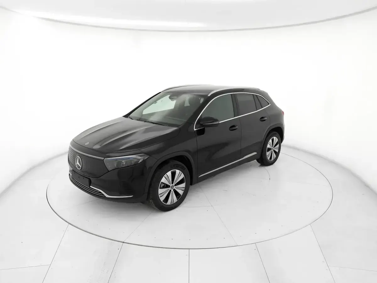 Nuova Mercedes EQA300 Advanced 167 kW (228 CV) 2026 Nero notte SUV
