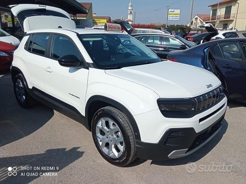 Usata Jeep Avenger Altitude 100 CV (73 kW) 2024 Bianco SUV