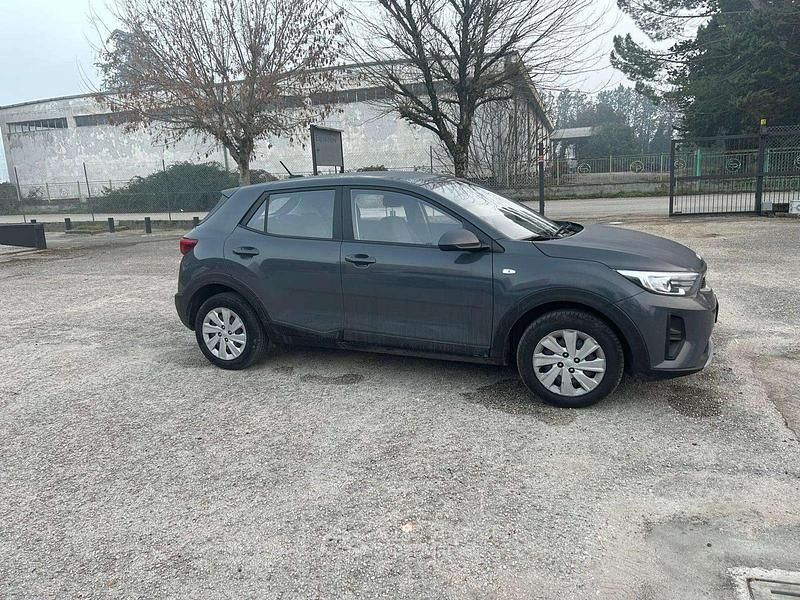 Usata Kia Stonic Urban 84 CV (61 kW) 2022 Grigio SUV
