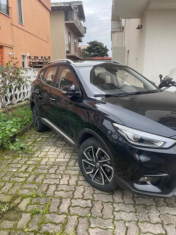 Usata MG ZS Luxury 106 CV (77 kW) 2023 Nero SUV