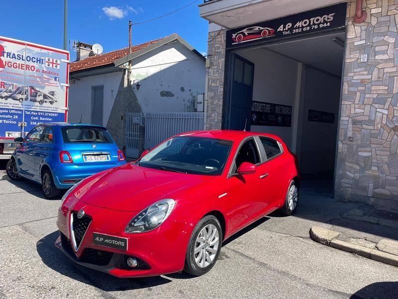 Usata Alfa Romeo Giulietta Super 120 CV (88 kW) 2016 Rosso Utilitaria