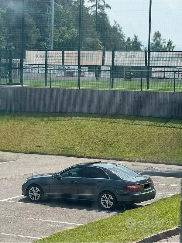 Usata Mercedes E350 Avantgarde 265 CV (194 kW) 2011 Grigio Berlina
