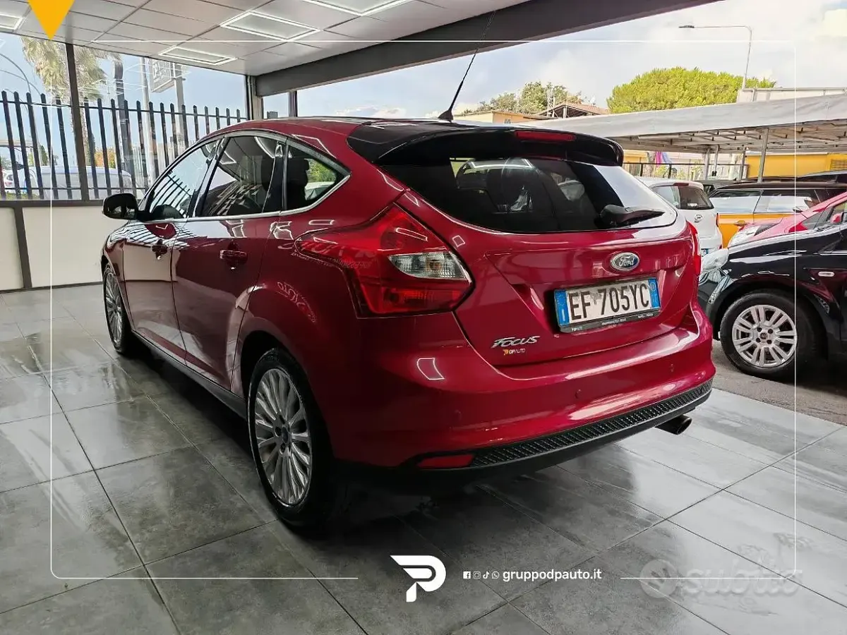 Usata Ford Focus Titanium 150 CV (110 kW) 2011 Rosso Berlina