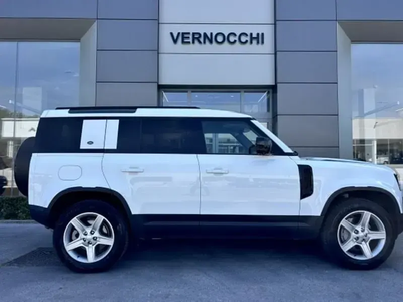 Usata Land Rover Defender SE 404 CV (297 kW) 2023 Bianco SUV