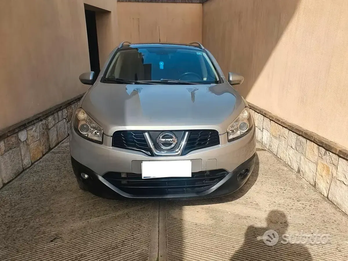 Usata Nissan Qashqai +2 Tekna 150 CV (110 kW) 2011 Grigio SUV