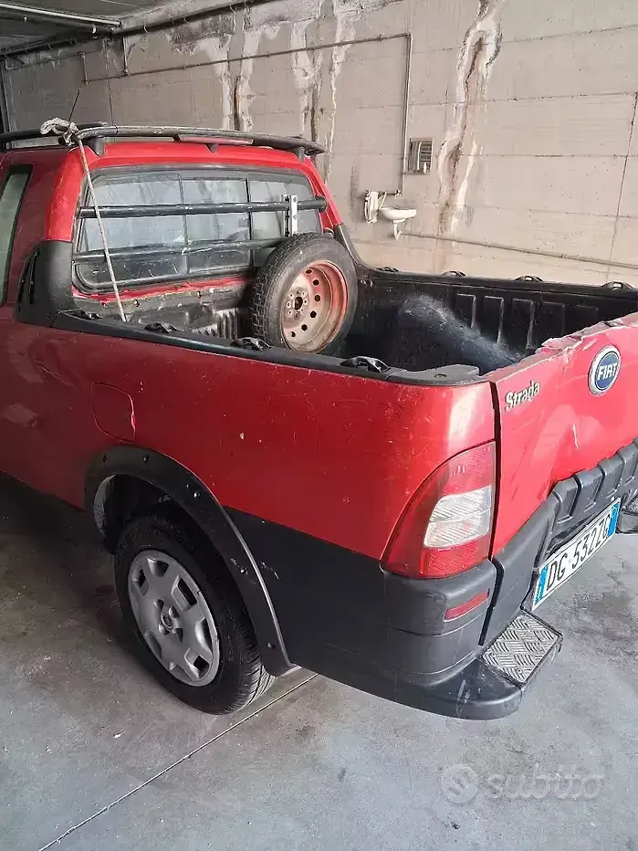 Usata Fiat Strada 84 CV (61 kW) 2007 Rosso