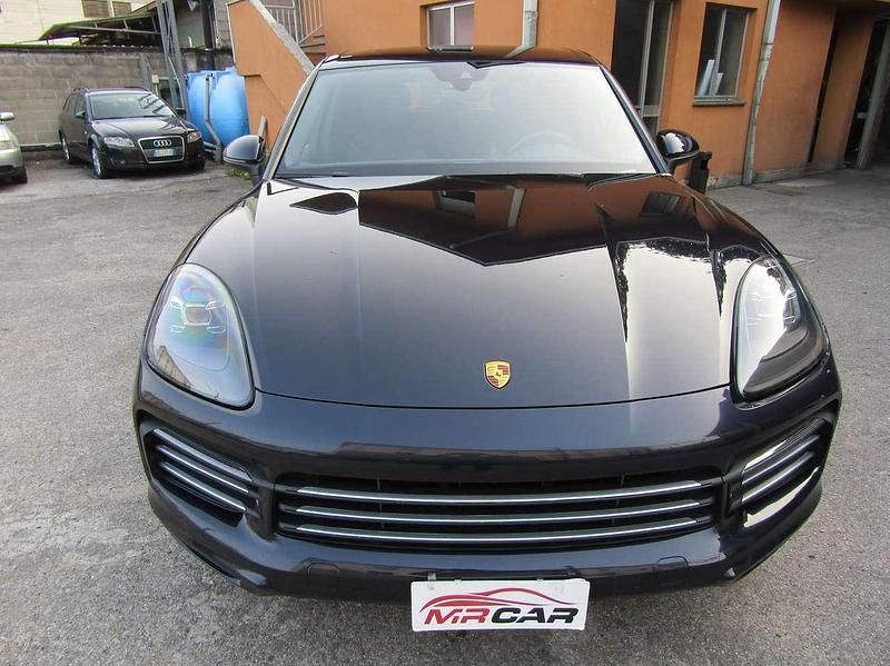 Usata Porsche Cayenne 340 CV (250 kW) 2018 Moonlight blue pearl metallic SUV