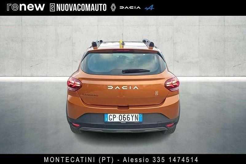 Usata Dacia Sandero Expression 101 CV (74 kW) 2023 Oro Berlina
