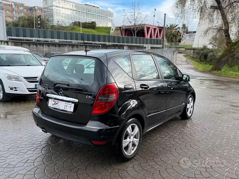 Usata Mercedes A180 Elegance 108 CV (79 kW) 2010 Nero Berlina
