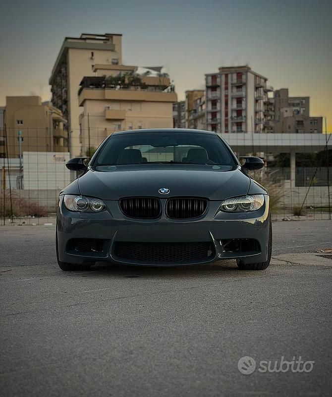 Grigio Usata 2007 BMW 330 Efficient Dynamics Coupé | 12.499 € (Buon prezzo) - Immagine 1/4