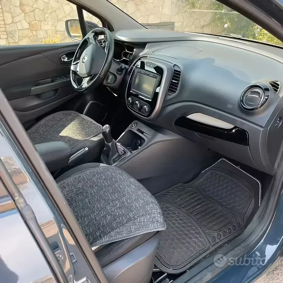 Usata Renault Captur 90 CV (66 kW) 2016 SUV