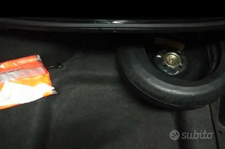 Usata Mazda MX5 90 CV (66 kW) 1997 Nero Cabrio