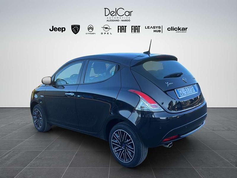 Usata Lancia Ypsilon Gold 69 CV (50 kW) 2022 Nero Utilitaria