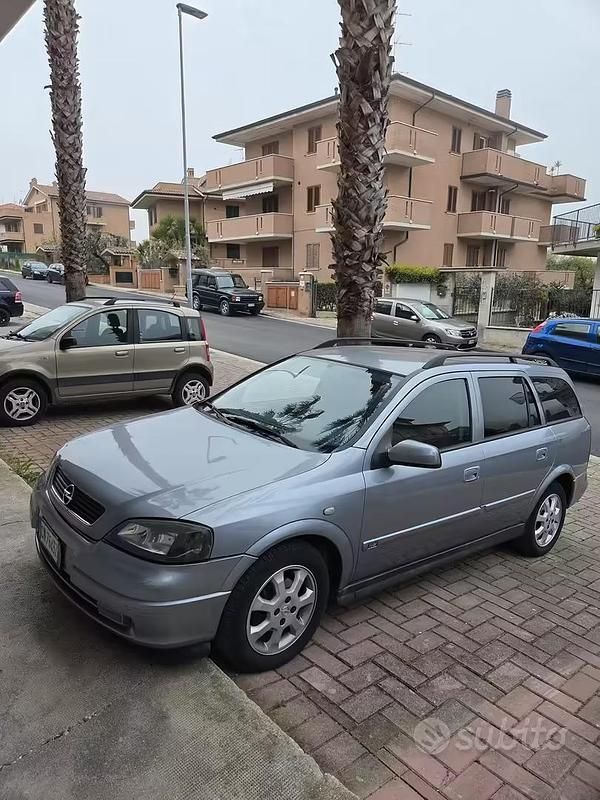 Usata Opel Astra 80 CV (58 kW) 2004 Grigio Station wagon