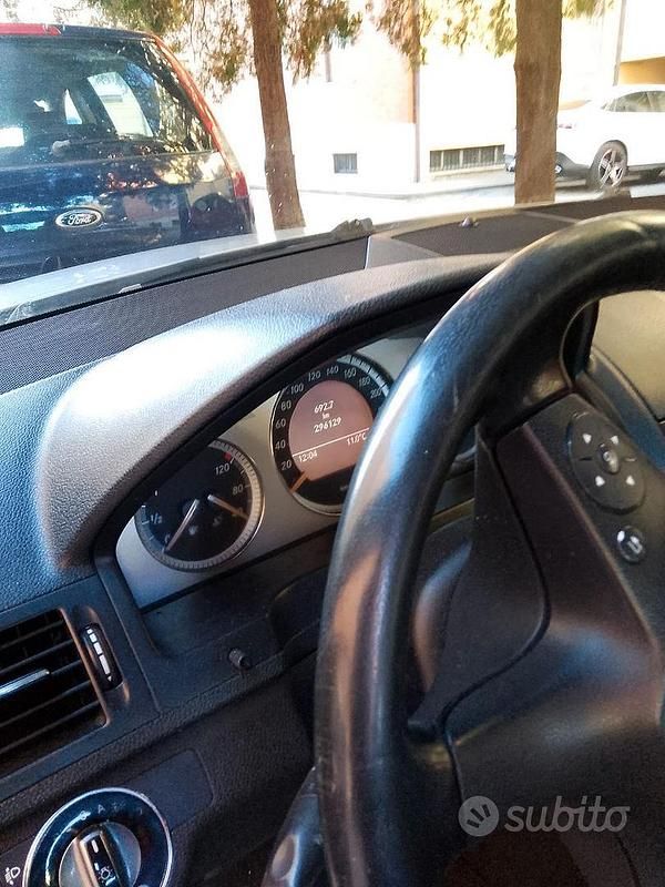 Usata Mercedes C220 125 CV (91 kW) 2008 Grigio Monovolume