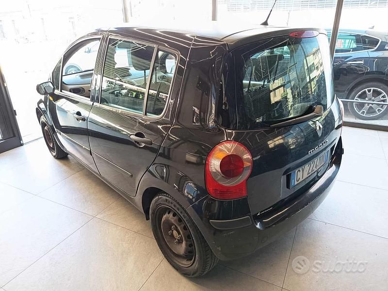 Usata Renault Modus Dynamique 75 CV (55 kW) 2005 Grigio scuro Monovolume