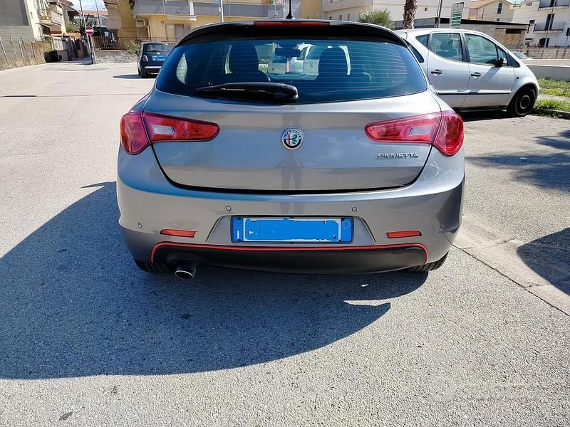 Usata Alfa Romeo Giulietta Super 120 CV (88 kW) 2017 Grigio Berlina