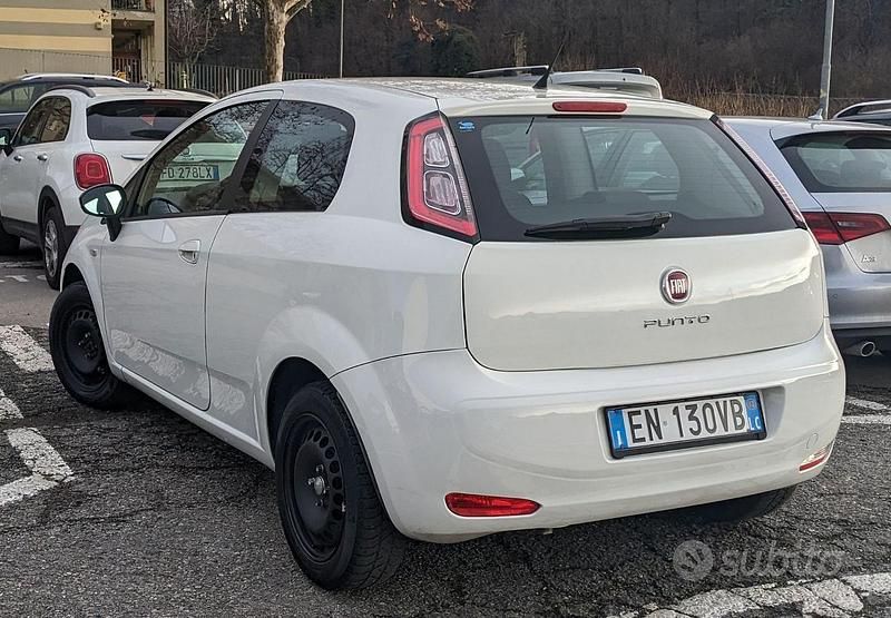 Bianco Usata 2012 Fiat Grande Punto Due volumi | 3250 € - Immagine 1/4
