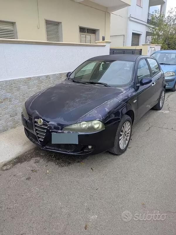 Usata Alfa Romeo 147 120 CV (88 kW) 2005 Utilitaria