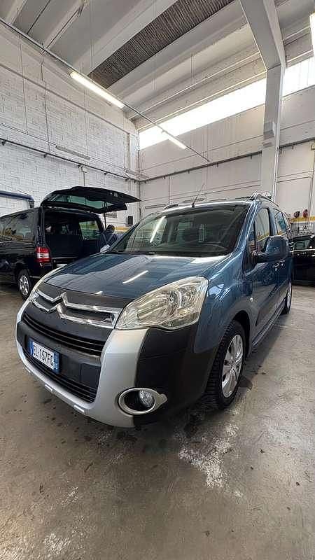 Usata 2012 Citroën Berlingo SELECTION Monovolume | 4500 € (Buon prezzo) - Immagine 1/4