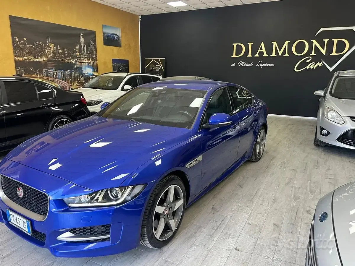 Usata Jaguar XE R-Sport 241 CV (177 kW) 2017 Blu Berlina