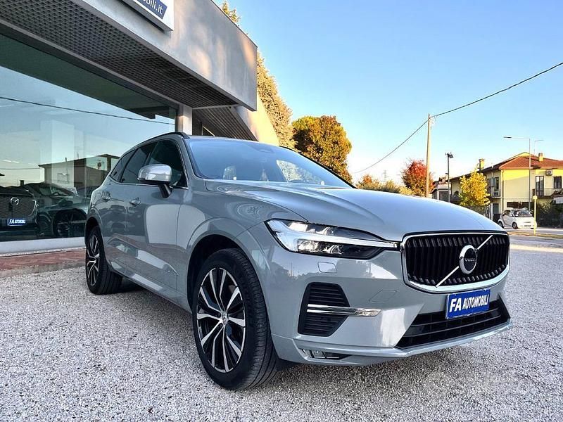 Usata Volvo XC60 Core 197 CV (144 kW) 2023 Grigio SUV