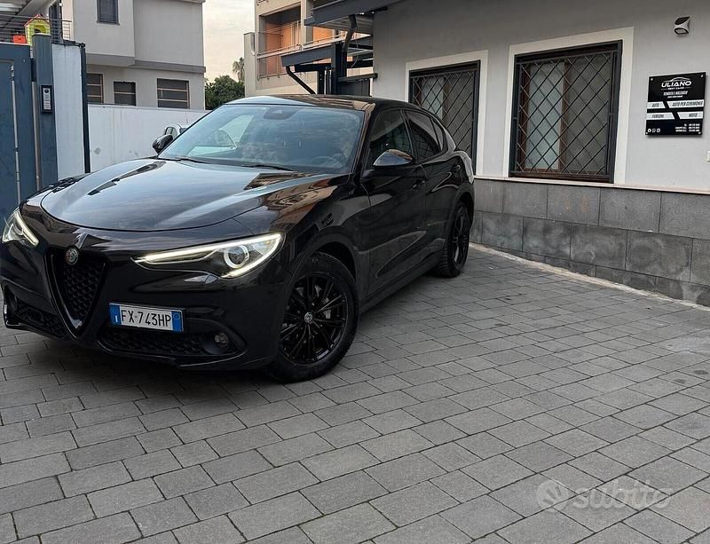 Usata Alfa Romeo Stelvio Executive 190 CV (139 kW) 2019 Nero SUV
