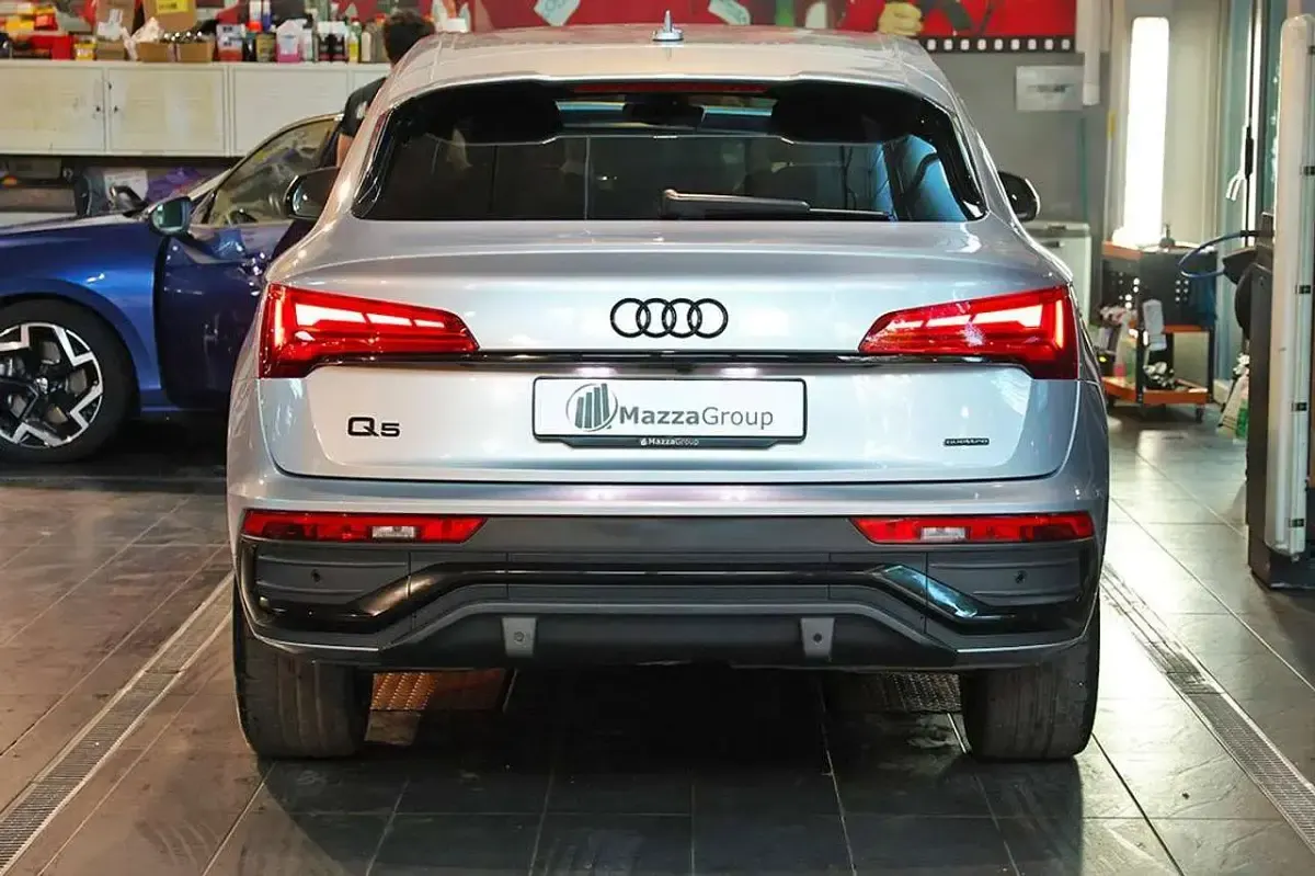 Usata Audi Q5 Sportback S-Line 204 CV (150 kW) 2024 Argento SUV