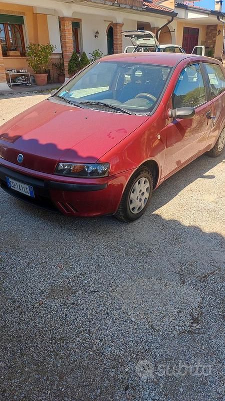 Usata Fiat Punto 2002 Rosso Utilitaria