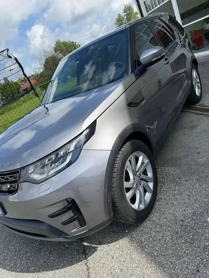 Usata Land Rover Discovery 5 Landmark 241 CV (177 kW) 2020 Grigio SUV