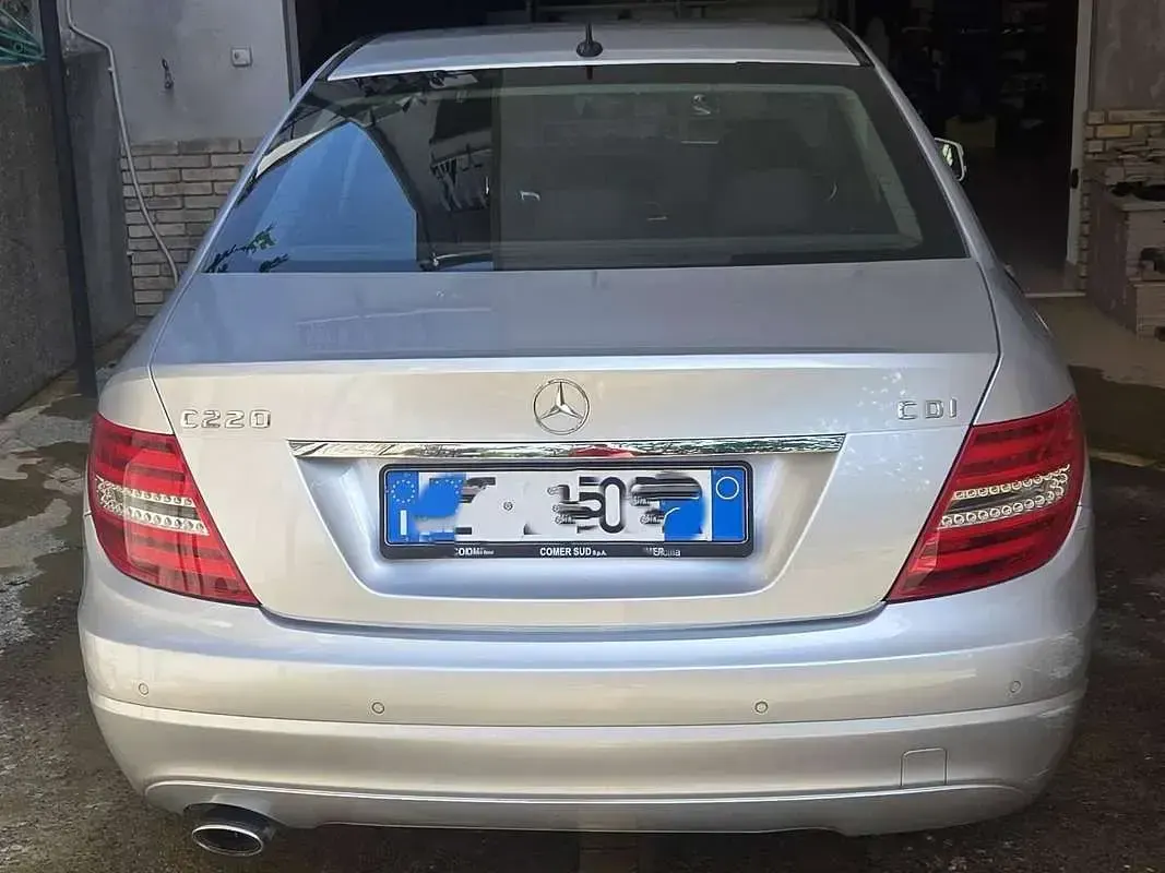 Usata Mercedes C220 Elegance 170 CV (125 kW) 2013 Argento Berlina