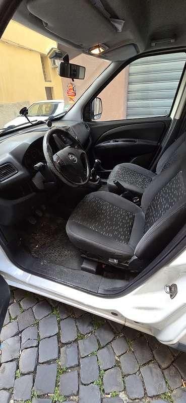 Usata Opel Combo 90 CV (66 kW) 2012 Monovolume