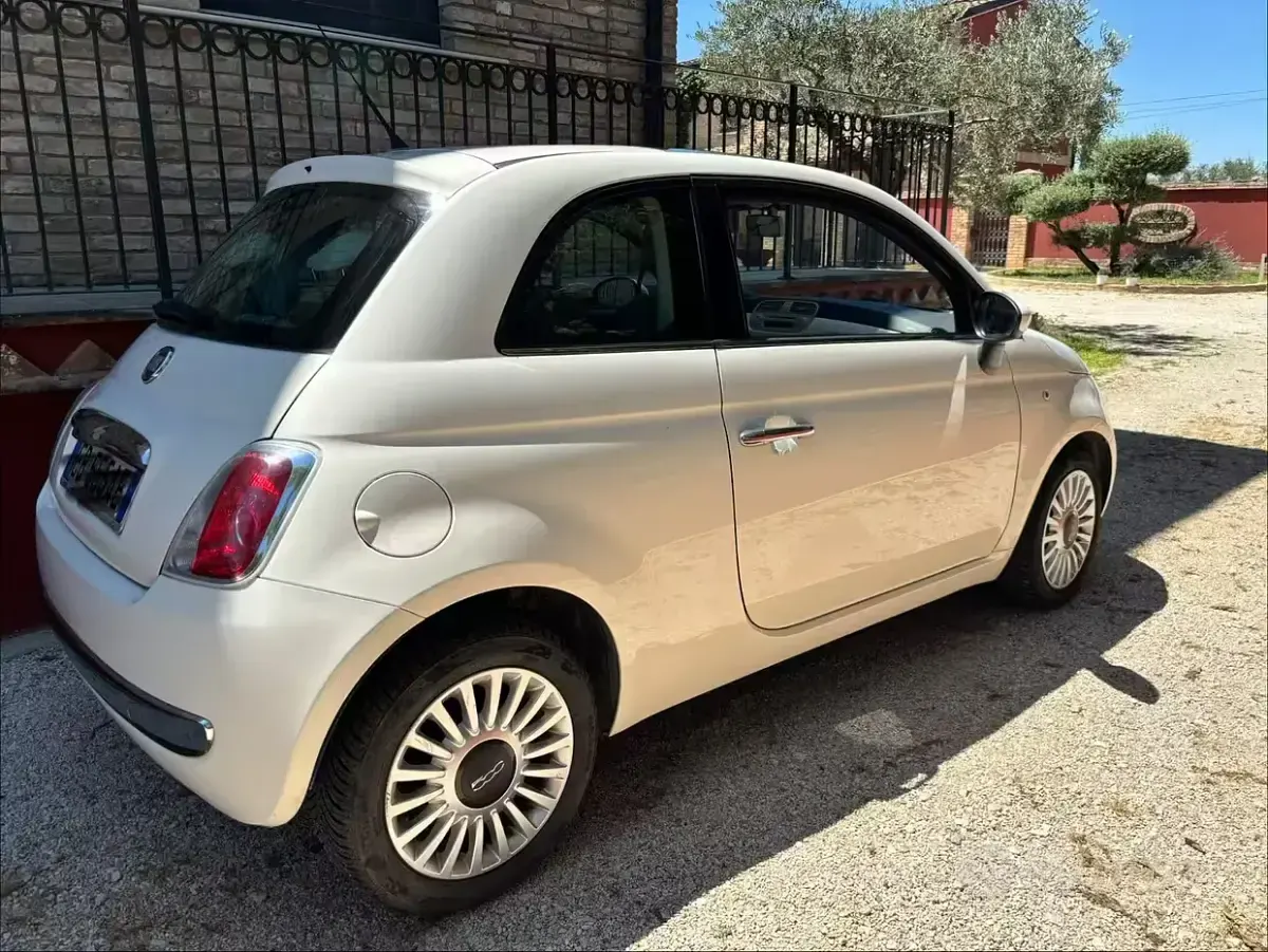 Usata Fiat 500 Lounge 95 CV (69 kW) 2011 Bianco Utilitaria