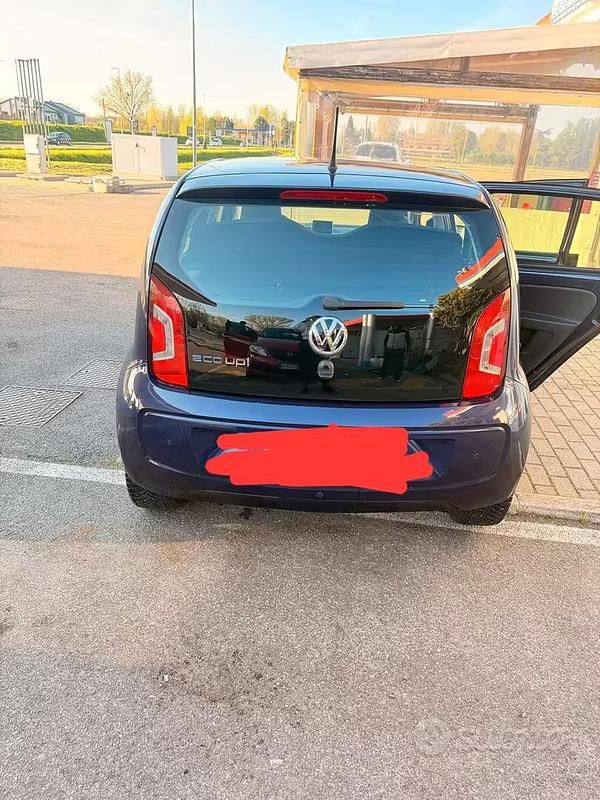 Begagnad VW up! 2016 Blå Halvkombi