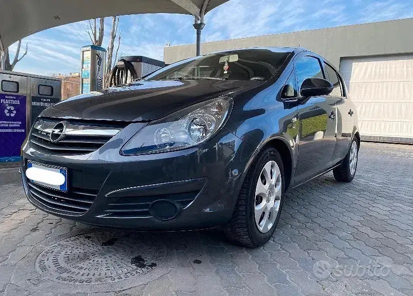 Usata Opel Corsa 95 CV (69 kW) 2010 Utilitaria