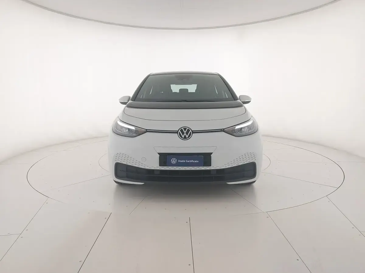 Usata VW ID.3 Pro Performance 150 kW (204 CV) 2023 Glacier white metallizzato nero Utilitaria