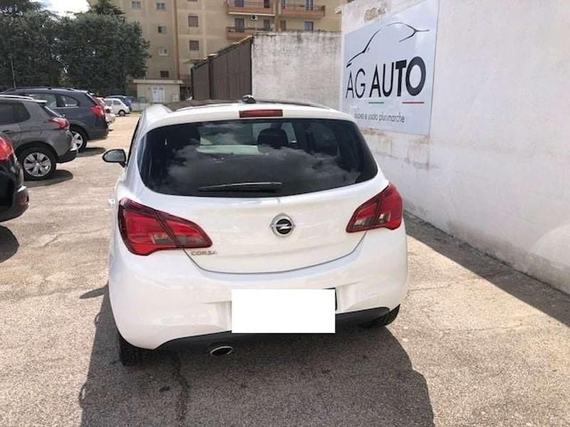 Usata Opel Corsa 69 CV (50 kW) 2017 Bianco Berlina